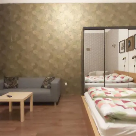 Quiet,cozy And In The B2 Sza Budapest
