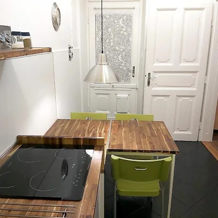 Quiet,cozy And In The B2 Sza * Budapest