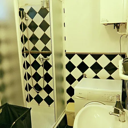 Quiet,cozy And In The B2 Sza Apartment Budapest