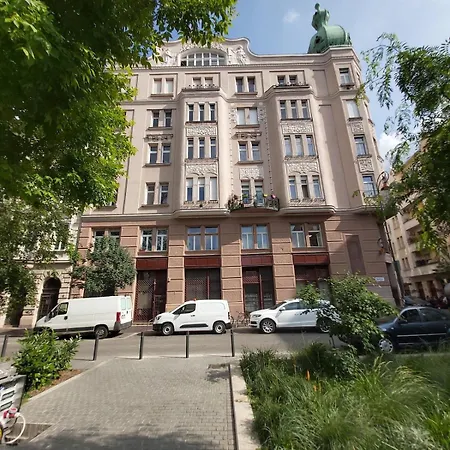 Quiet,cozy And In The B2 Sza Budapest