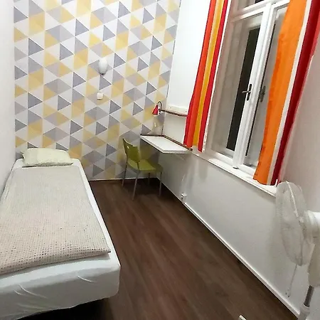 Quiet,cozy And In The B2 Sza Budapest