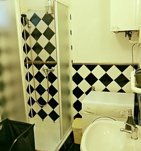 Apartament Quiet,cozy And In The B2 Sza