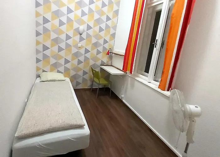 Quiet,cozy And In The B2 Sza Budapesta