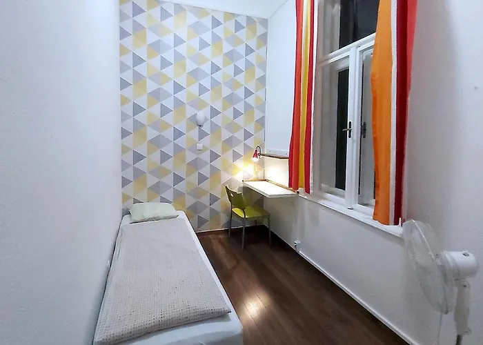 Apartament Quiet,cozy And In The B2 Sza Budapesta
